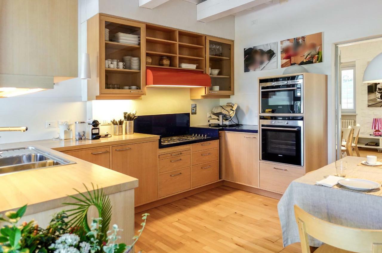 Casale Bellaguardia Villa ฟอสซอมโบรเน ภายนอก รูปภาพ
