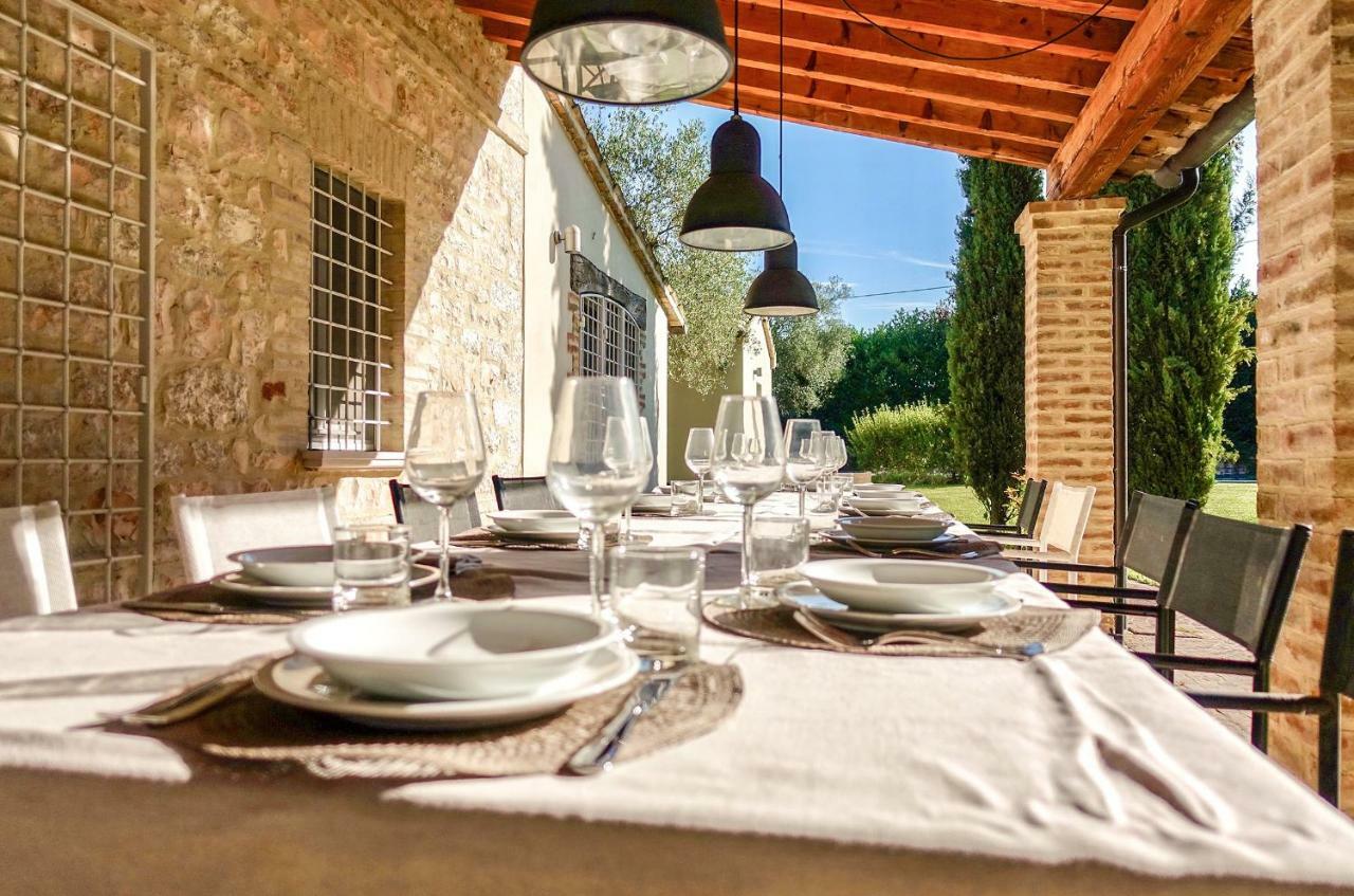 Casale Bellaguardia Villa ฟอสซอมโบรเน ภายนอก รูปภาพ