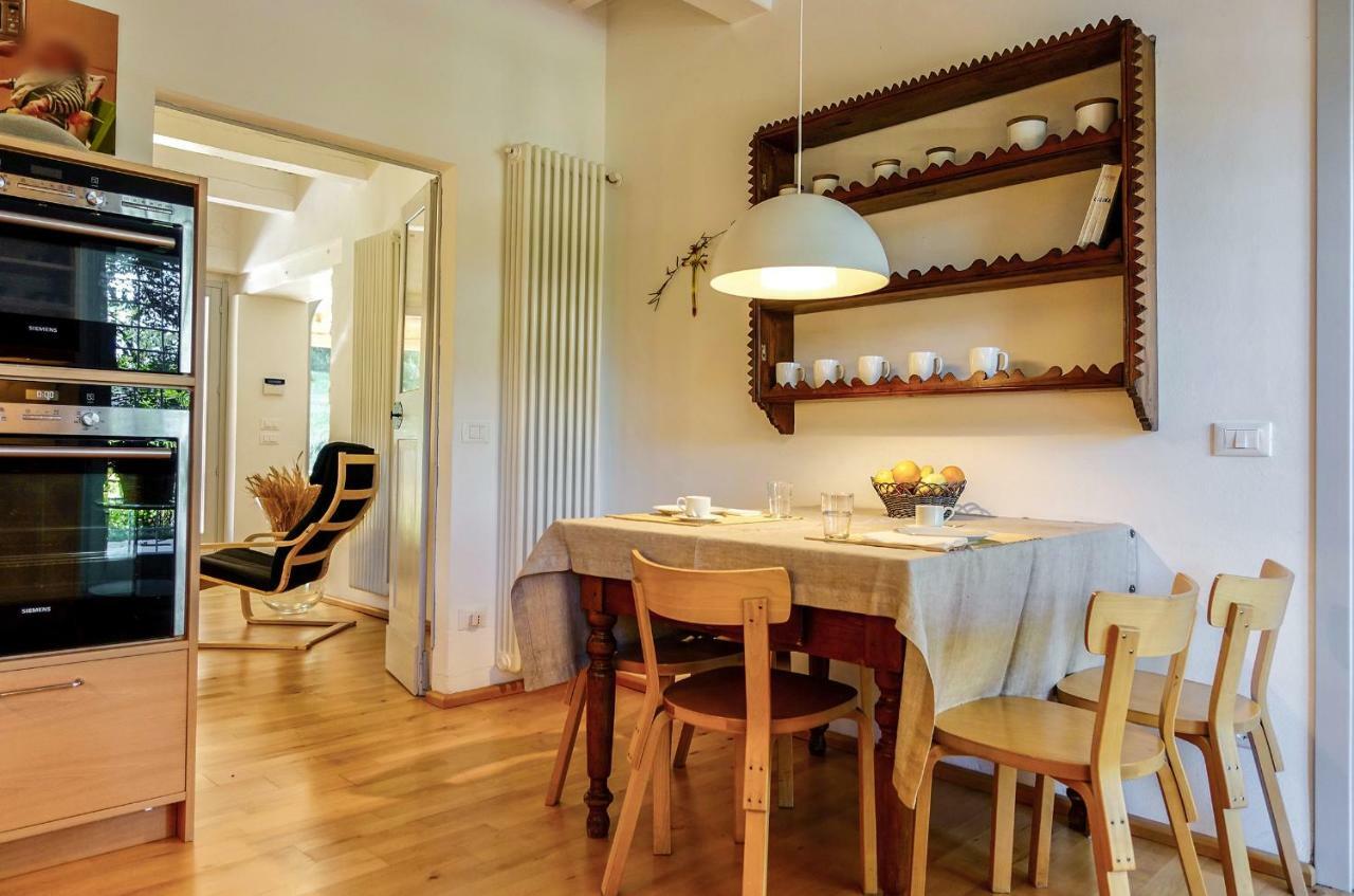 Casale Bellaguardia Villa ฟอสซอมโบรเน ภายนอก รูปภาพ