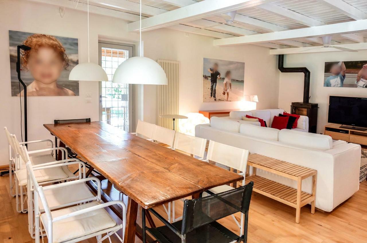 Casale Bellaguardia Villa ฟอสซอมโบรเน ภายนอก รูปภาพ